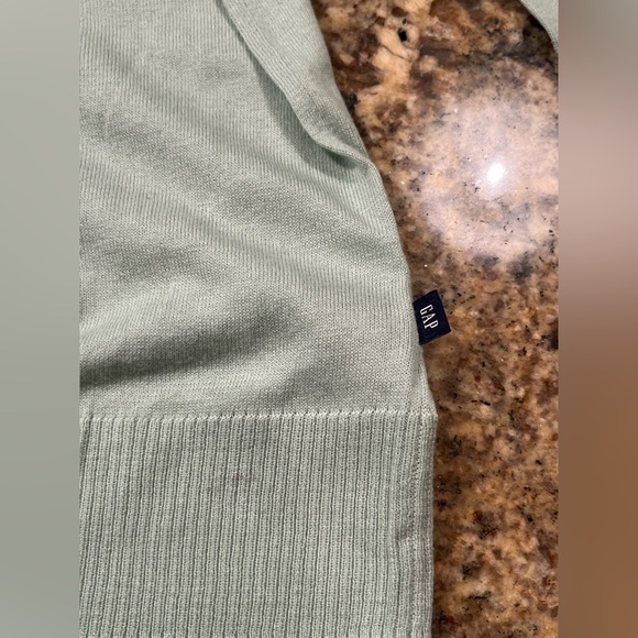 NWT Gap Women’s V Neck Sweater - Picture 8 of 11